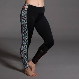 FINAL SALE NWT Onzie Leggings